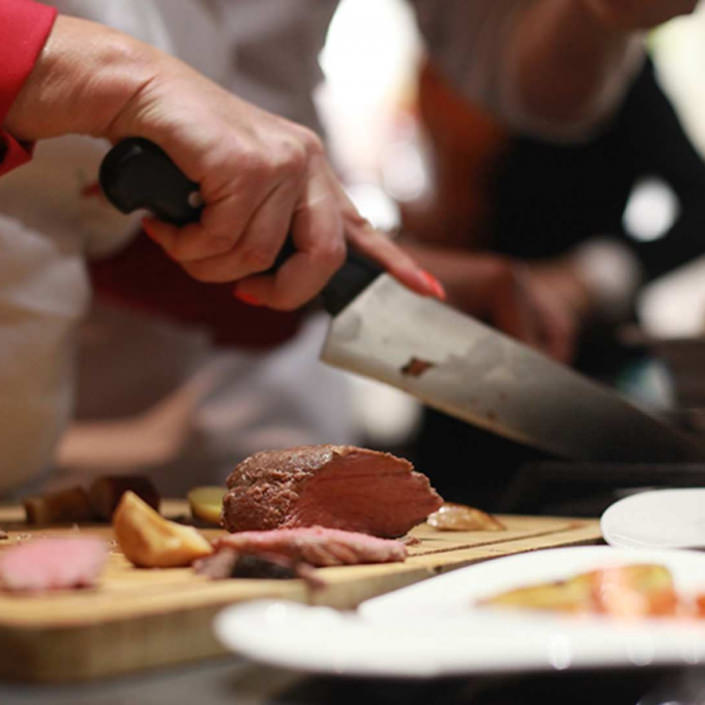 Filet aufschneiden Edda Schmidt Catering Leipzig Fingerfood